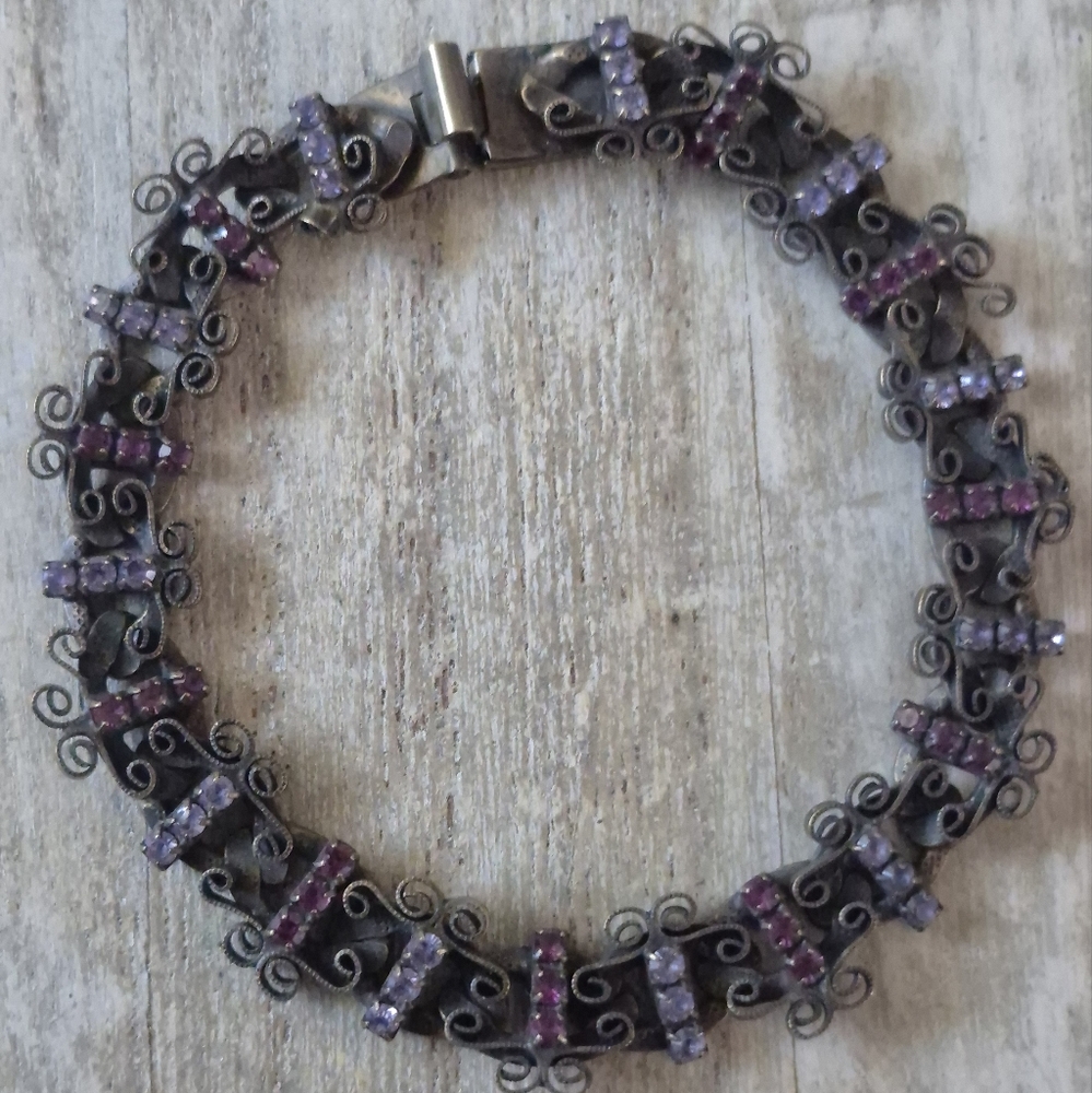 Sorrelli genuine designer vtg bracelet. Marked. Made W SWAROVSKI CRYSTAL